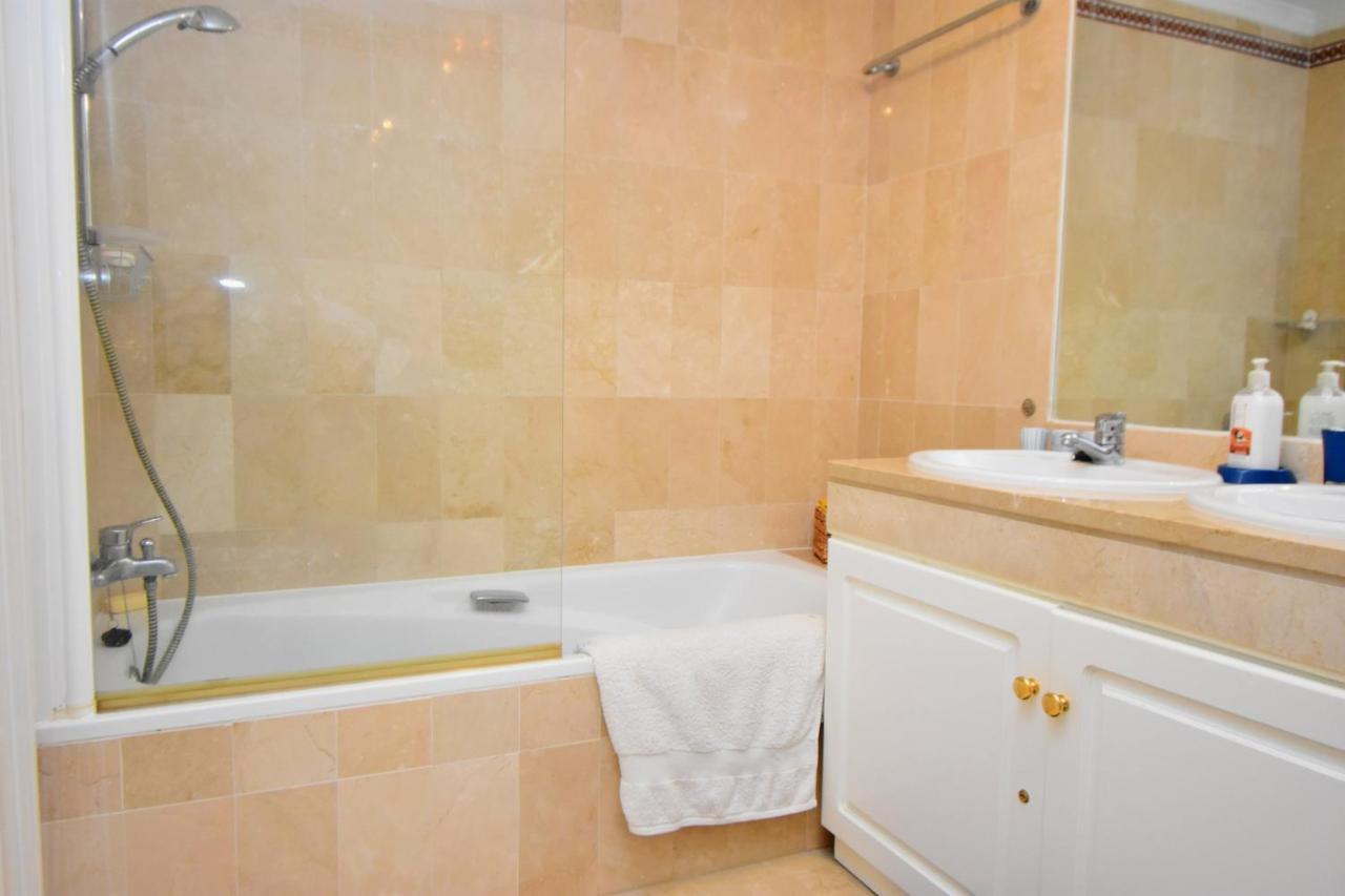 Beautiful Apt With Golf & Lake Views Mijas Golf Фуэнхирола Экстерьер фото